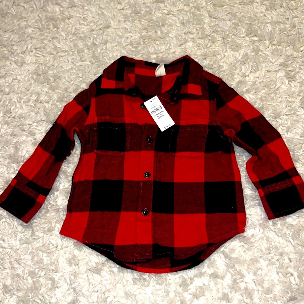 This baby GAP red and black flannel for toddlers is brand new. Size 12-18 months
